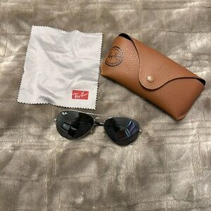 Aviator Ray-Ban with case - brand new - never worn